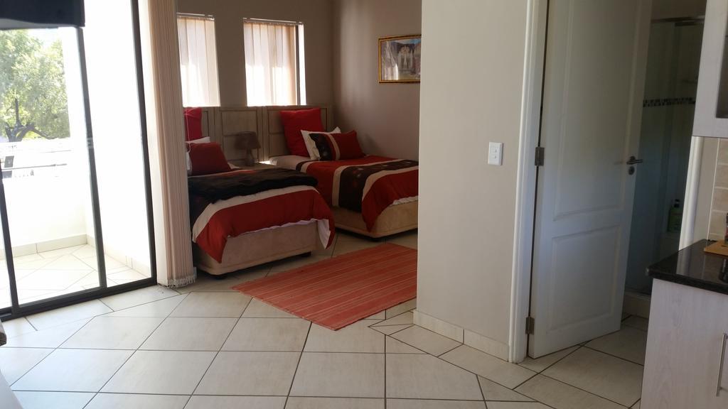 Casa Bianca Guest Lodge Hartbeespoort Room photo